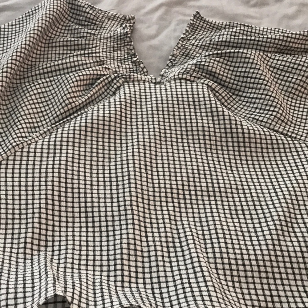 Worn once pretty Black and white long sleeve